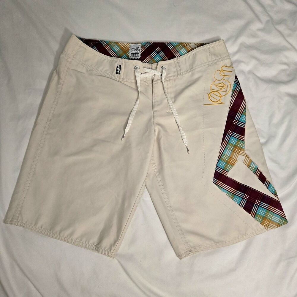 Vintage Volcom Miss Mod Womens Y2k Board Shorts Beige Tartan Plaid Surf Size 6
